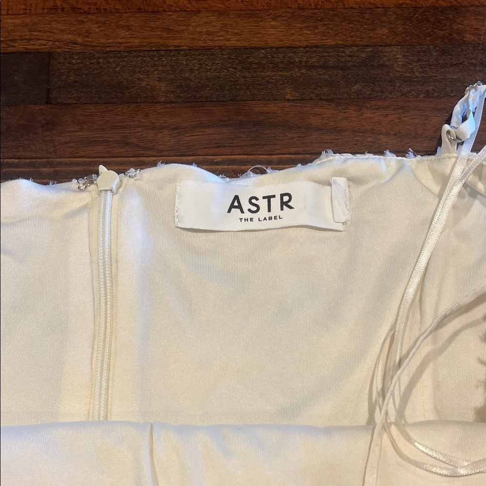 Astr The Label Large 3D Floral White Mini Dress - Picture 3 of 9